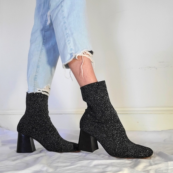 CÉLINE - Soft ballerina knitted sock ankle boots. - Picture 14 of 16